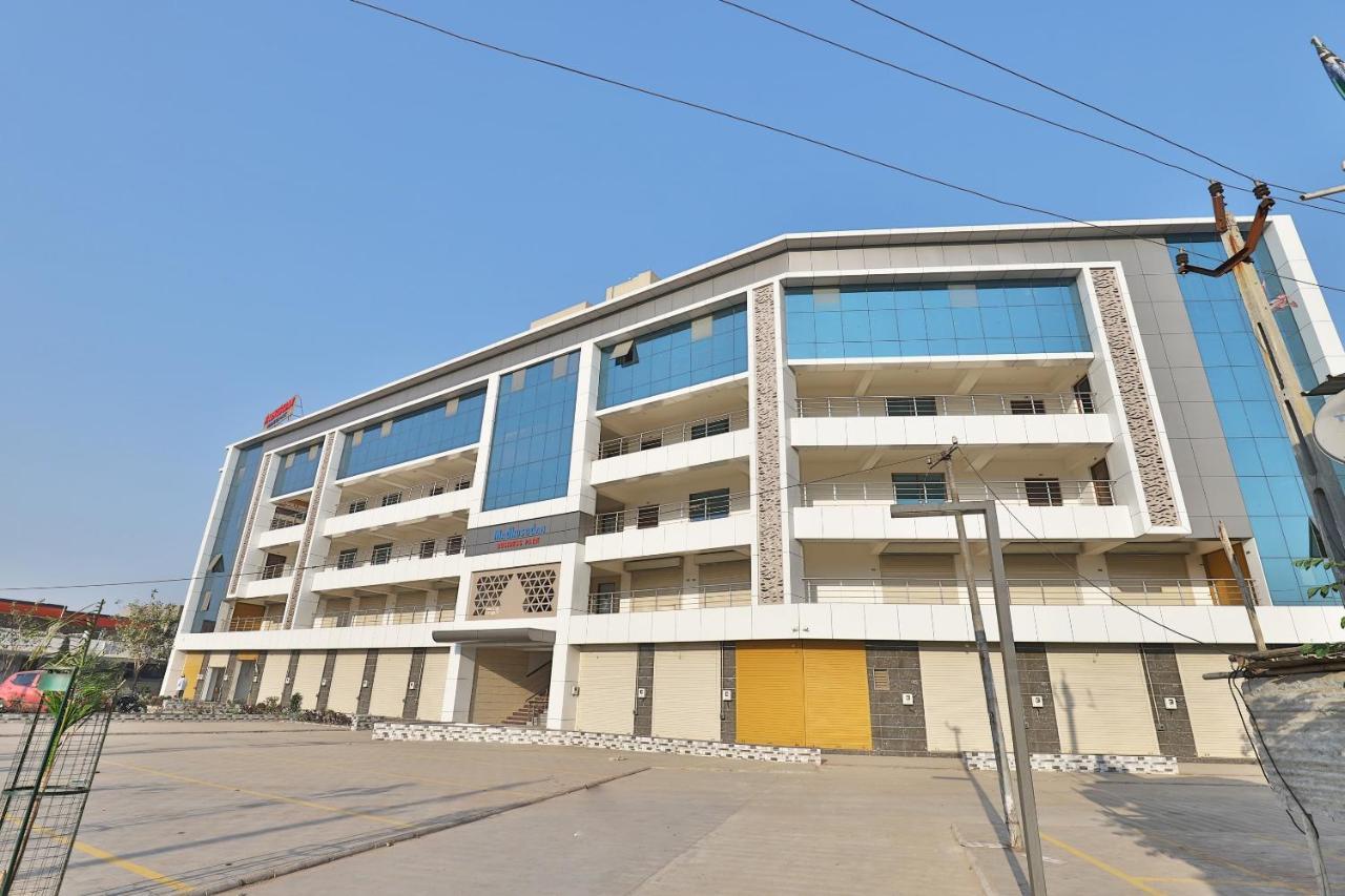 OYO 10962 Hotel Om Balaji Naroda Bagian luar foto