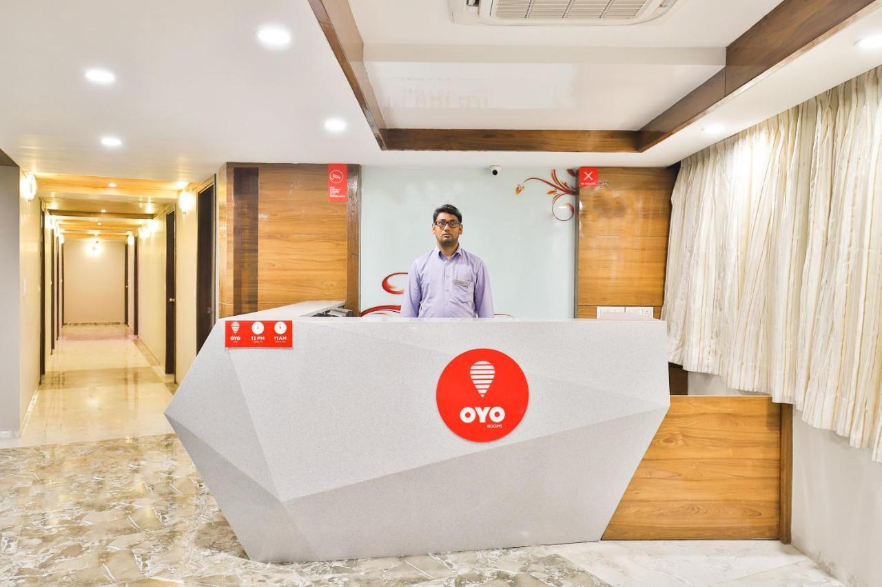 OYO 10962 Hotel Om Balaji Naroda Bagian luar foto